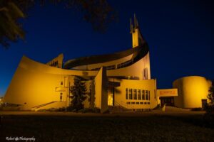 Kościół nocą – zdjęcie 1 z 18