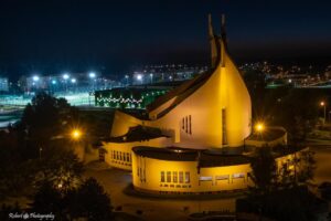 Kościół nocą – zdjęcie 8 z 18