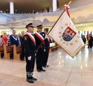 Poświęcenie Sztandaru Miasta 2019 – zdjęcie 5 z 13