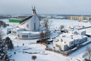 Kościół w zimowej szacie – zdjęcie 16 z 25