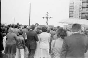 Przeniesienie krzyża na plac budowy 1981 – zdjęcie 31 z 31